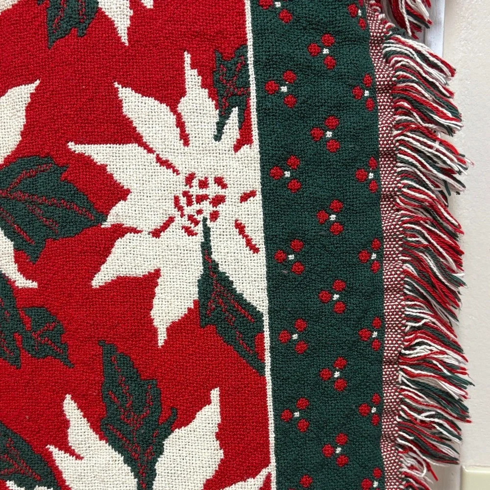 Holiday Festive Vintage Tapestry Throw Blanket with Poinsettias multicolor